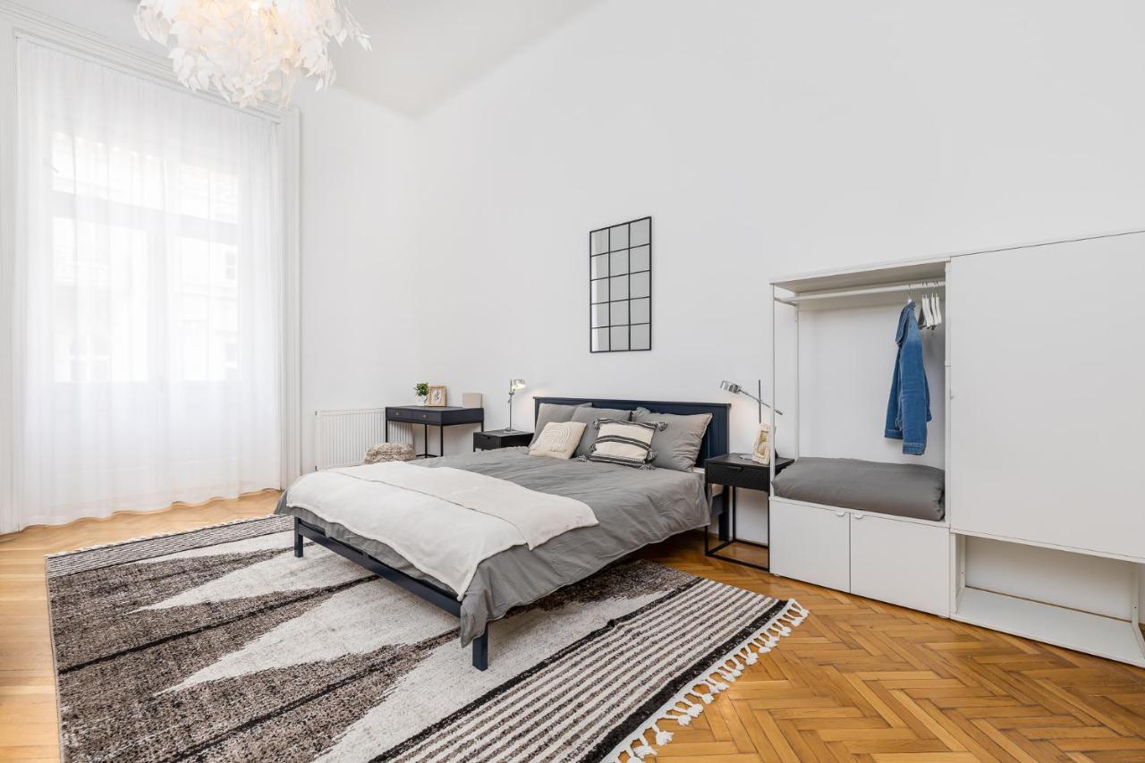 City Center Apartment With Balcony Budapest Exterior photo